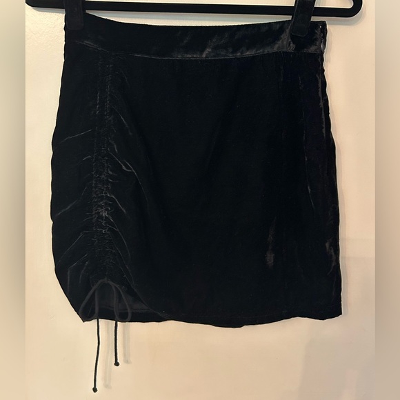 Free People Vivienne Velvet Mini Skirt NWT - Picture 3 of 4
